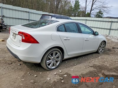 Trzecie zdjęcie samochodu z tyłu: 2011 VOLVO S60 T6 VIN:YV1902FH2B2010157 - miniatura