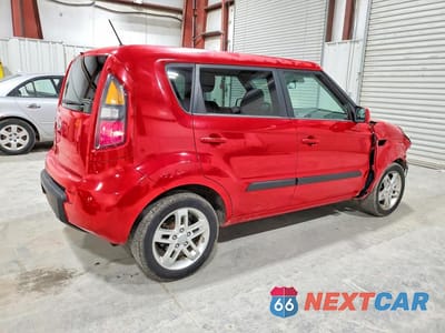 Trzecie zdjęcie samochodu z tyłu: 2011 KIA SOUL + VIN:KNDJT2A20B7316354 - miniatura