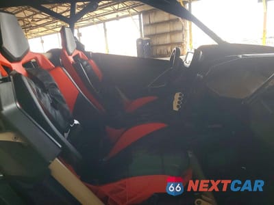 Piąte zdjęcie samochodu w środku: 2021 CAN-AM MAVERICK X3 MAX X RS TURBO RR VIN:3JBVNAV49MK003103 - miniatura