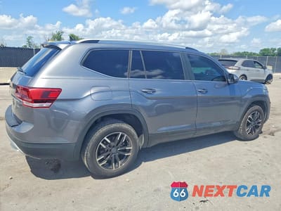 Trzecie zdjęcie samochodu z tyłu: 2018 VOLKSWAGEN ATLAS SE VIN:1V2DR2CAXJC516940 - miniatura