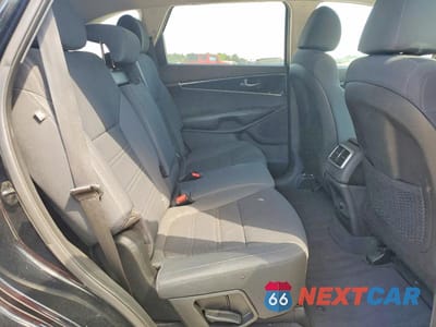 Zdjęcie 11 z 14 samochodu: 2019 KIA SORENTO L VIN:5XYPG4A30KG584343 - miniatura