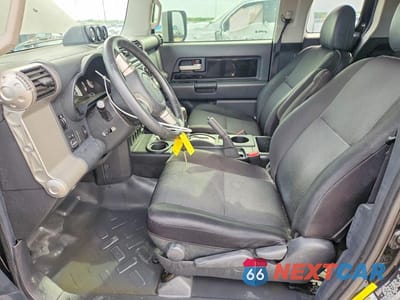 Zdjęcie 7 z 13 samochodu: 2014 TOYOTA FJ CRUISER BASE VIN:JTEBU4BF8EK186982 - miniatura