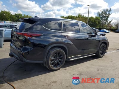 Trzecie zdjęcie samochodu z tyłu: 2025 TOYOTA HIGHLANDER HYBRID XLE VIN:5TDKBRCH1SS666311 - miniatura