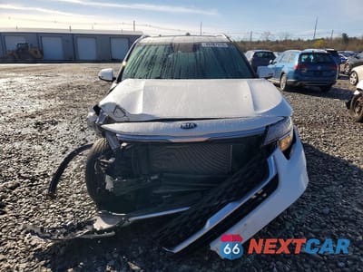 Piąte zdjęcie samochodu w środku: 2021 KIA SELTOS EX VIN:KNDERCAA4M7142255 - miniatura