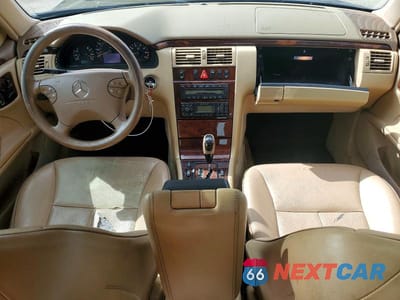 Zdjęcie 8 z 12 samochodu: 2001 MERCEDES-BENZ E 320 VIN:WDBJF65J81B386260 - miniatura