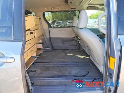Zdjęcie 11 z 14 samochodu: 2011 TOYOTA SIENNA XLE 8-PASSENGER VIN:5TDYK3DC4BS149207 - miniatura