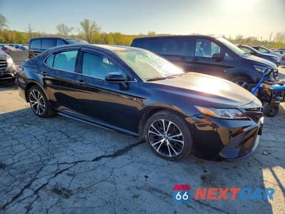 Czwarte zdjęcie samochodu z boku: 2020 TOYOTA CAMRY SE VIN:4T1G11AKXLU917179 - miniatura
