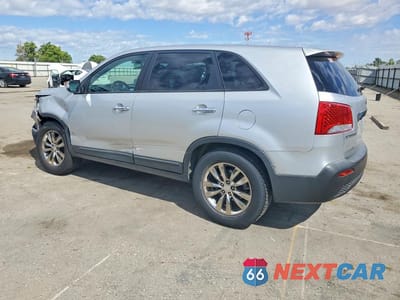 Drugie zdjęcie samochodu z przodu: 2011 KIA SORENTO EX VIN:5XYKU4A19BG022801 - miniatura