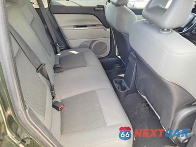 Zdjęcie 6 z 10 samochodu: 2007 JEEP PATRIOT SPORT VIN:1J8FF28W97D392209 - miniatura