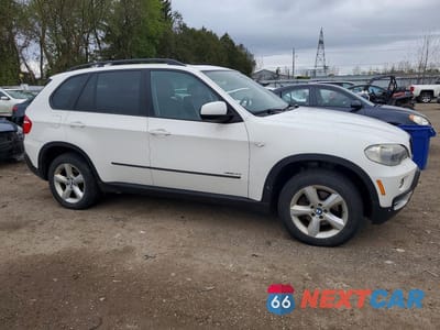 Czwarte zdjęcie samochodu z boku: 2010 BMW X5 XDRIVE30I VIN:5UXFE4C5XAL379050 - miniatura