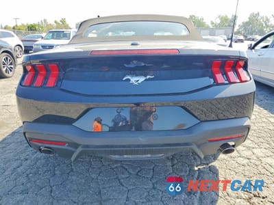 Zdjęcie 6 z 12 samochodu: 2026 FORD MUSTANG VIN:1FAGP8UH4T5112760 - miniatura