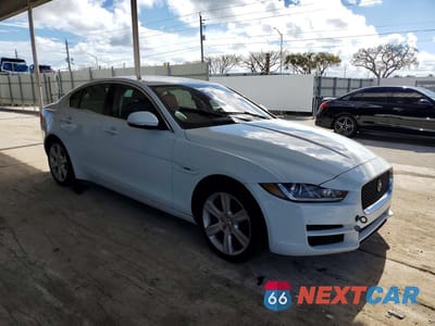 Czwarte zdjęcie samochodu z boku: 2017 JAGUAR XE PRESTIGE VIN:SAJAK4BN3HA953940 - miniatura