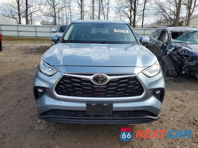Piąte zdjęcie samochodu w środku: 2021 TOYOTA HIGHLANDER XLE VIN:5TDGZRBHXMS090496 - miniatura