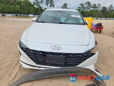Piąte zdjęcie samochodu w środku: 2021 HYUNDAI ELANTRA SEL VIN:5NPLM4AG4MH017459 - miniatura