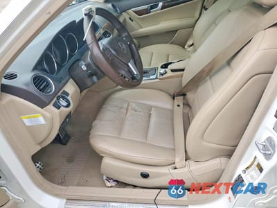 Zdjęcie 7 z 11 samochodu: 2014 MERCEDES-BENZ C 250 VIN:WDDGF4HB8EG256594 - miniatura
