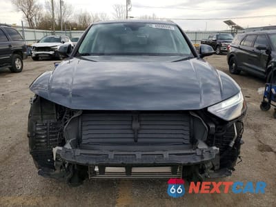 Piąte zdjęcie samochodu w środku: 2023 AUDI Q5 PREMIUM 40 VIN:WA1ABAFYXP2015311 - miniatura