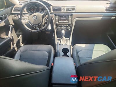 Zdjęcie 8 z 12 samochodu: 2016 VOLKSWAGEN PASSAT VIN:1VWAT7A39GC061821 - miniatura