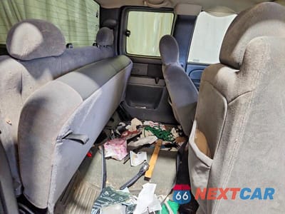 Zdjęcie 10 z 11 samochodu: 2005 CHEVROLET SILVERADO C1500 VIN:2GCEC19V851207569 - miniatura