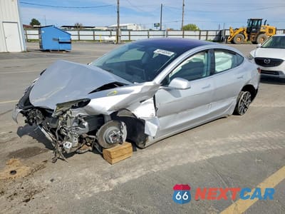 2018 TESLA MODEL 3 5YJ3E1EA2JF006987 - główne zdjęcie licytacji z USA - miniatura