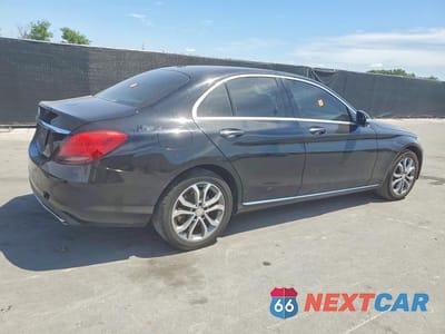 Trzecie zdjęcie samochodu z tyłu: 2015 MERCEDES-BENZ C 300 VIN:55SWF4JB0FU048395 - miniatura