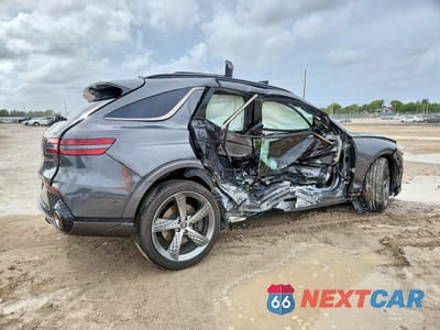 Trzecie zdjęcie samochodu z tyłu: 2023 GENESIS GV70 2.5T STANDARD VIN:KMUMADTB9PU089943 - miniatura