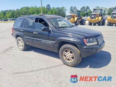 Czwarte zdjęcie samochodu z boku: 2004 JEEP GRAND CHEROKEE LAREDO VIN:1J4GX48S94C132700 - miniatura