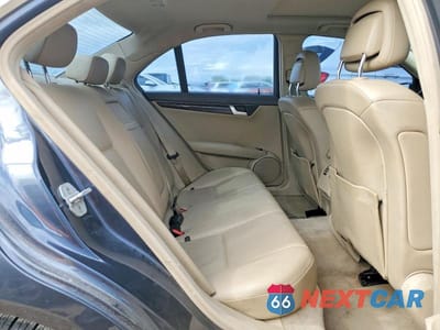 Zdjęcie 10 z 12 samochodu: 2014 MERCEDES-BENZ C 250 VIN:WDDGF4HB4EA961184 - miniatura