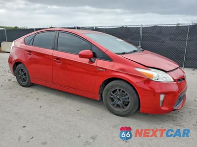 Czwarte zdjęcie samochodu z boku: 2015 TOYOTA PRIUS TWO VIN:JTDKN3DU1F1915533 - miniatura