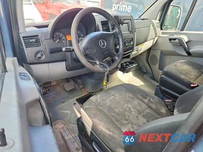 Zdjęcie 8 z 12 samochodu: 2018 MERCEDES BENZ SPRINTER 2500 DELIVERY VAN VIN:WD3PE7CDXJP622339 - miniatura
