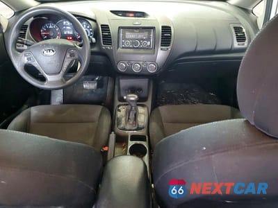 Zdjęcie 8 z 12 samochodu: 2017 KIA FORTE LX VIN:3KPFK4A76HE046037 - miniatura