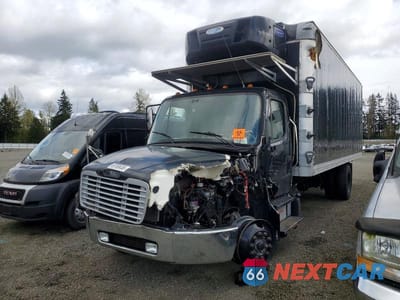 Trzecie zdjęcie samochodu z tyłu: 2020 FREIGHTLINER BUSINESS CLASS M2 REFRIGERATED BOX TRUCK VIN:3ALACXFC0LDMF5884 - miniatura