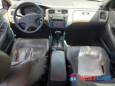 Zdjęcie 8 z 12 samochodu: 2001 HONDA ACCORD EX VIN:JHMCG56691C022336 - miniatura