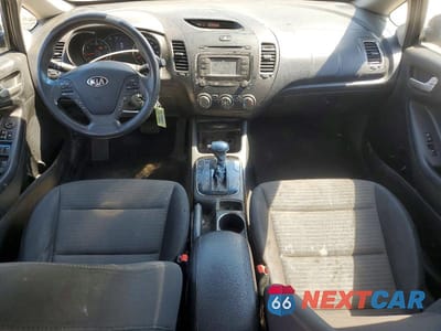 Zdjęcie 8 z 12 samochodu: 2017 KIA FORTE LX VIN:3KPFL4A75HE049315 - miniatura