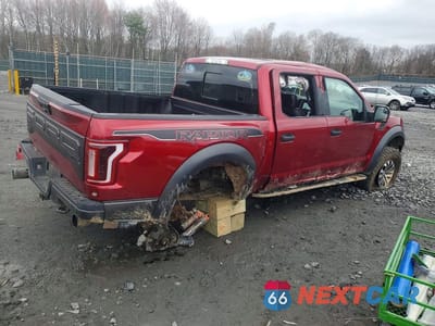 Trzecie zdjęcie samochodu z tyłu: 2019 FORD F150 RAPTOR VIN:1FTFW1RG8KFB39047 - miniatura