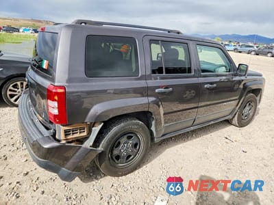 Trzecie zdjęcie samochodu z tyłu: 2016 JEEP PATRIOT SPORT VIN:1C4NJPBA6GD667188 - miniatura