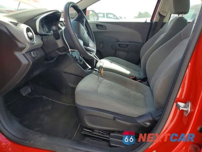 Zdjęcie 7 z 12 samochodu: 2018 CHEVROLET SONIC LS VIN:1G1JB5SH3J4110414 - miniatura