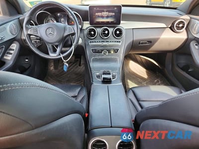 Zdjęcie 8 z 11 samochodu: 2018 MERCEDES-BENZ C 300 4MATIC VIN:55SWF4KB8JU280380 - miniatura