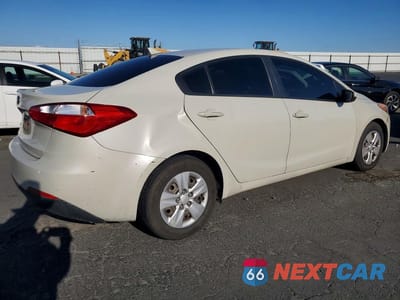 Trzecie zdjęcie samochodu z tyłu: 2015 KIA FORTE LX VIN:KNAFK4A61F5333833 - miniatura