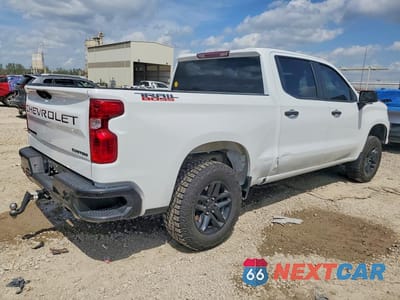 Trzecie zdjęcie samochodu z tyłu: 2024 CHEVROLET SILVERADO K1500 TRAIL BOSS CUSTOM VIN:3GCUDCED0RG192421 - miniatura