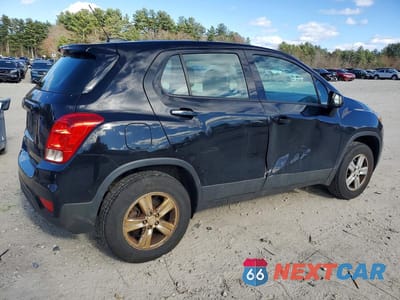 Trzecie zdjęcie samochodu z tyłu: 2018 CHEVROLET TRAX LS VIN:3GNCJNSB2JL321426 - miniatura