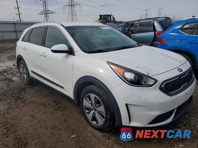 Czwarte zdjęcie samochodu z boku: 2019 KIA NIRO LX VIN:KNDCB3LC0K5246132 - miniatura