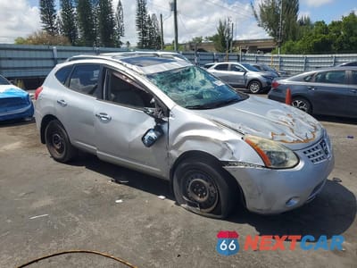 Czwarte zdjęcie samochodu z boku: 2010 NISSAN ROGUE S VIN:JN8AS5MV8AW608126 - miniatura
