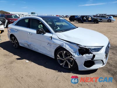 Czwarte zdjęcie samochodu z boku: 2022 AUDI A3 PREMIUM PLUS VIN:WAUHUDGYXNA058190 - miniatura