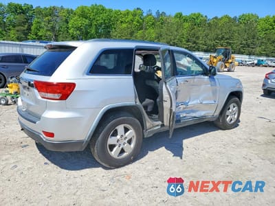 Trzecie zdjęcie samochodu z tyłu: 2011 JEEP GRAND CHEROKEE LAREDO VIN:1J4RR4GG8BC546113 - miniatura