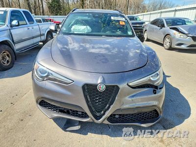 Piąte zdjęcie samochodu w środku: 2023 ALFA ROMEO STELVIO TI VIN:ZASPAKBN5P7D57165 - miniatura