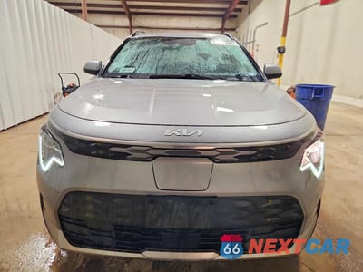 Piąte zdjęcie samochodu w środku: 2023 KIA NIRO EV WIND VIN:KNDCR3L18P5072683 - miniatura