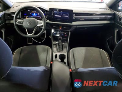 Zdjęcie 8 z 12 samochodu: 2025 VOLKSWAGEN JETTA SPORT VIN:3VWBX7BU6SM084125 - miniatura