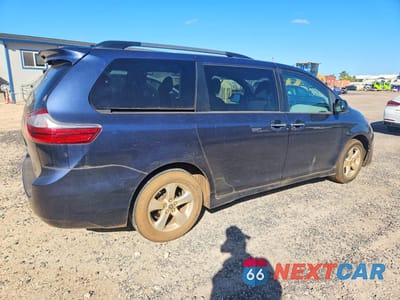 Trzecie zdjęcie samochodu z tyłu: 2020 TOYOTA SIENNA LE 8-PASSENGER VIN:5TDKZ3DCXLS062561 - miniatura