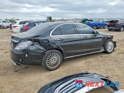 Trzecie zdjęcie samochodu z tyłu: 2017 MERCEDES-BENZ C 300 4MATIC VIN:55SWF4KB5HU192249 - miniatura