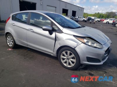 Czwarte zdjęcie samochodu z boku: 2018 FORD FIESTA SE VIN:3FADP4EJ1JM128211 - miniatura